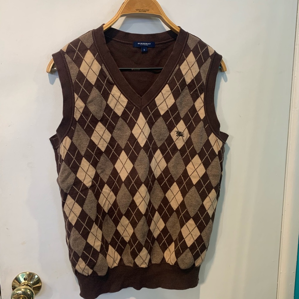 Burberry London knit sweater vest. Y1